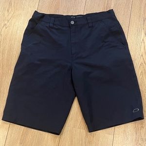 Black Men's Oakley Shorts, Size 34W
